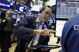 Bank, Energy Stocks Crimp the Dow