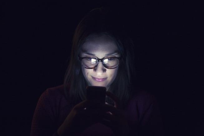Blue Light From Digital Devices May Ruin Your Eyes