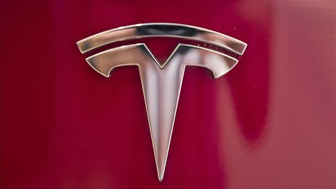 Tesla Driver in Crash: 'I Think I Had Autopilot On'