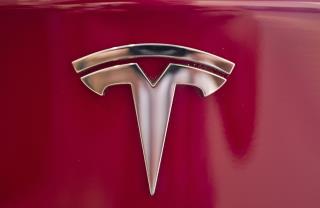 Tesla Driver in Crash: 'I Think I Had Autopilot On'