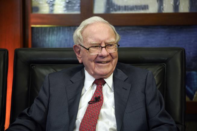 Life Advice Tweeter Gains Massive Audience as 'Warren Buffet'