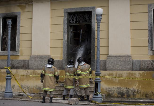 Famed Skull May Have Survived Museum Inferno