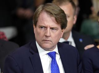 White House Counsel Officially Resigns