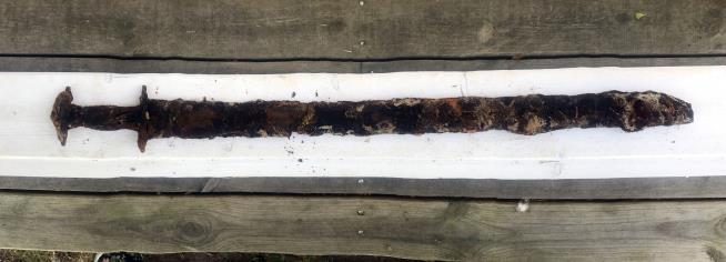 Girl Describes Finding Iron Age Sword in Swedish Lake