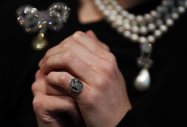 Marie Antoinette's Smuggled Jewels Up for Grabs