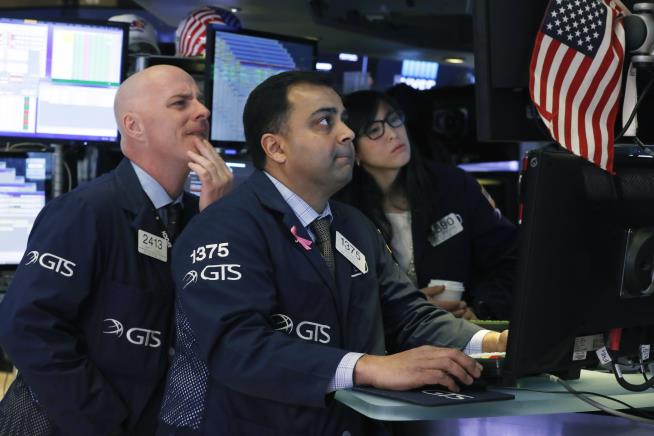 Stocks Close Higher on Wall Street