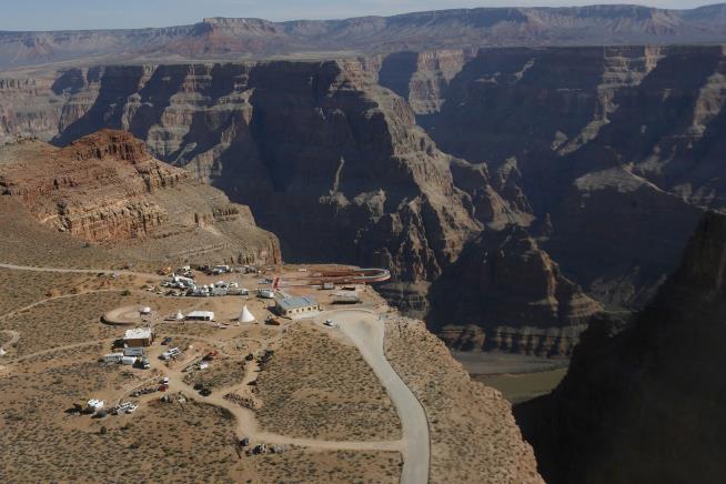 Tourist Taking Photo Falls Into Grand Canyon