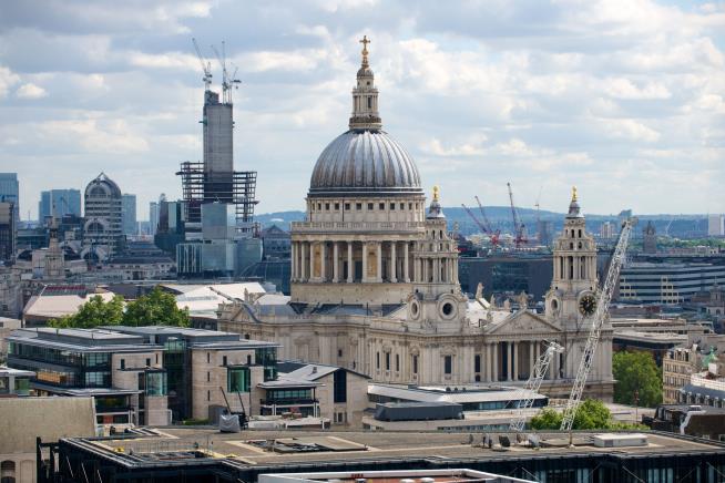 Teen Falls to Death in St. Paul's Cathedral