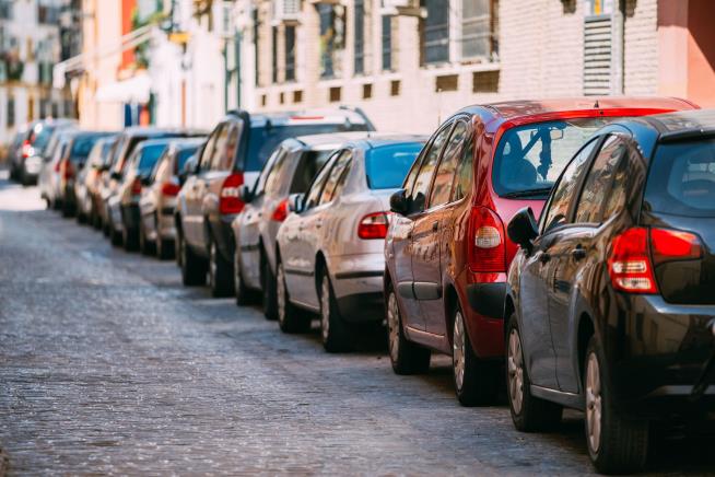 Viral Twitter Thread Documents 90-Minute Parking Spot Standoff