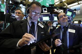 US Stocks Struggle to Mixed Finish