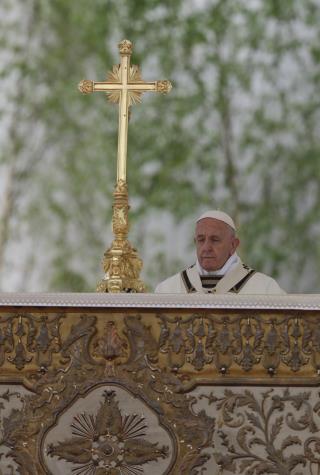 With Easter Joy Marred, Pope Decries 'Cruel Violence'