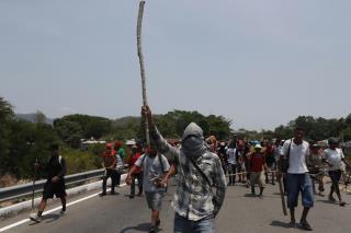 Mexican Authorities Raid Migrant Caravan