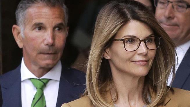 Lori Loughlin, Husband Want to See Evidence Against Them