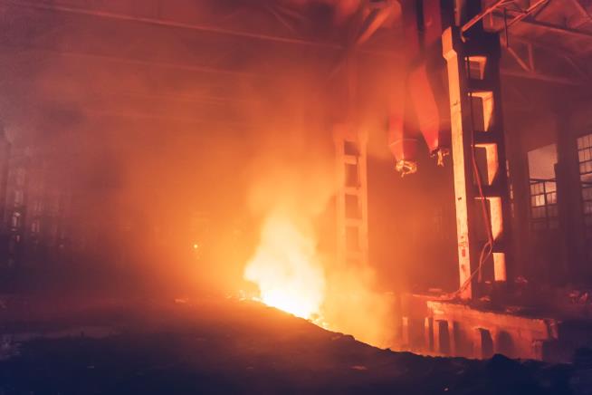 Explosion at Silicone Factory Leaves 4 Injured