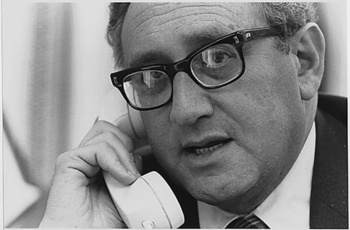 Kissinger Outlines Endgame for Iraq—Without Deadlines