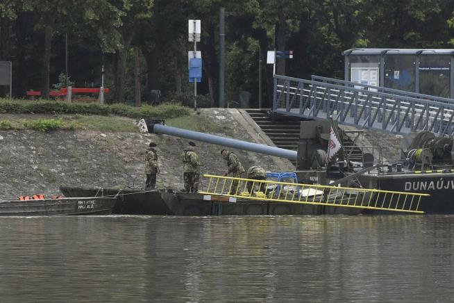 7 Dead, 21 Missing in Budapest Boat Disaster