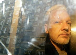 Ex-Ecuadorian President: Assange Meddled in US Election