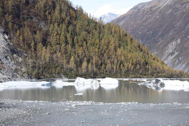 3 Tourists Found Dead on Alaska Glacial Lake