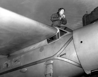 'I Want to Show You a Picture': How New Earhart Hunt Began