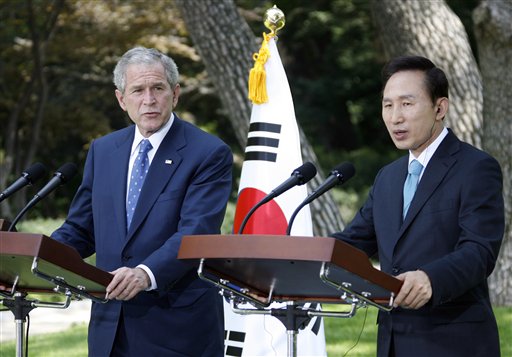 Bush Warns Korea on Nukes