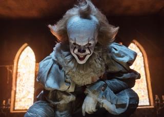 Woman Burns Pennywise Doll That Landed in Backyard