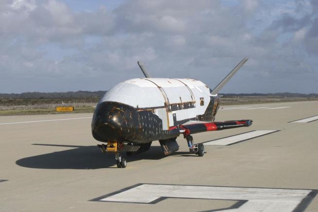 Mysterious Space Plane on Mysterious Mission Breaks Its Own Record