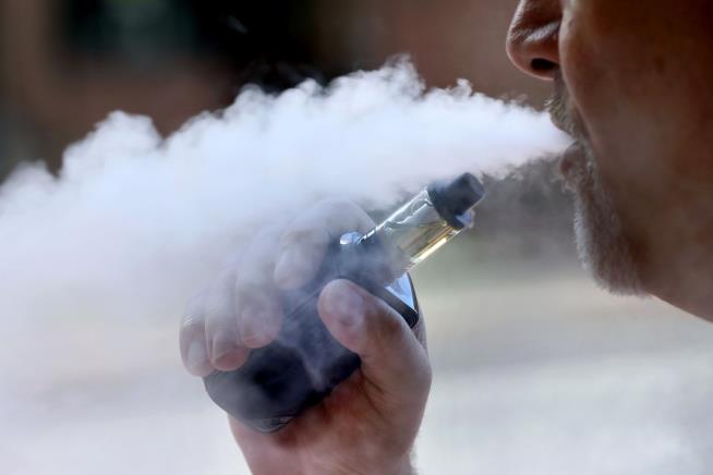 A 7th Death Tied to Vaping, as One State Makes a Big Move