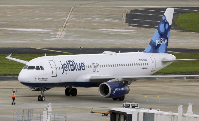 JetBlue Gate Agent Could Get 20 Years for Ticket Scam