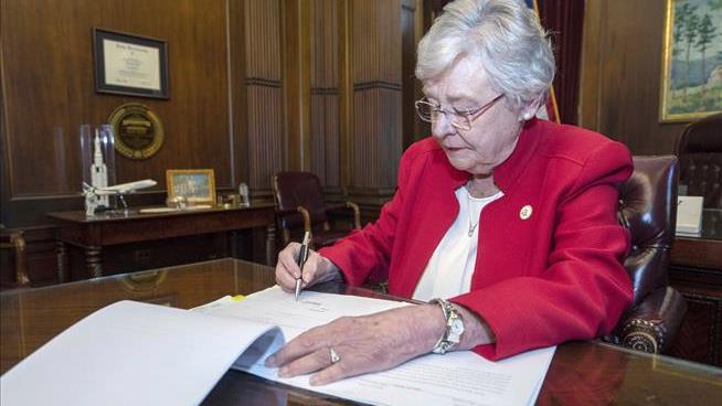 Alabama Law That Nearly Outlaw Abortion Is Blocked