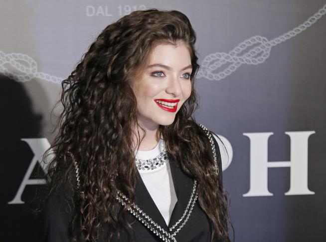 'Indescribably Painful' Reason for Lorde's Delayed Album