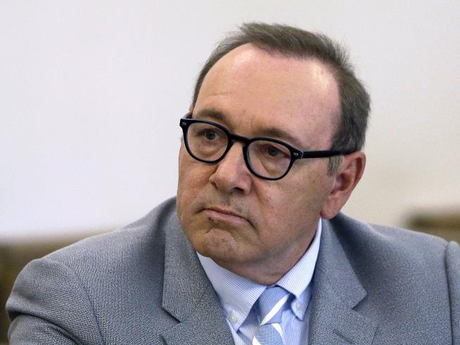 After Accuser's Death, Kevin Spacey Settles Suit