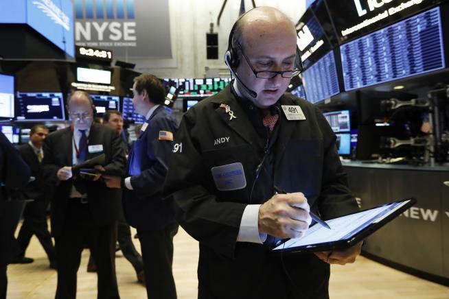 US Stocks Extend Rally