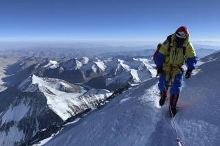 Outbreak Closes Mount Everest