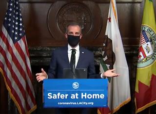 All New Yorkers Urged to Wear Face Masks