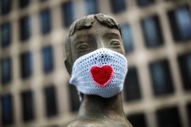 Grandma's Knitted Mask Proves Key in Outdoor Birth