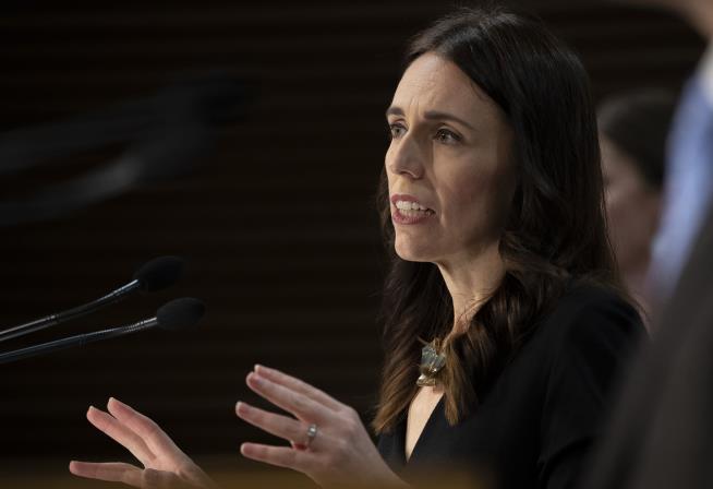 Ardern Asks Companies to Consider 4-Day Workweek