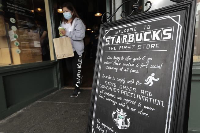Starbucks to Make Masks a Requirement
