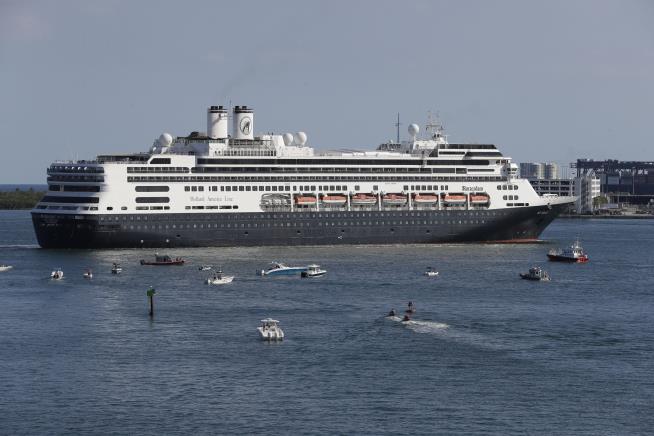 Feds Extend Cruise Ban Until October