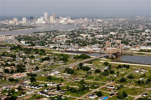 New Orleans Braces for Gustav With Still-Weak Shield