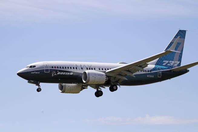 Boeing Uses New Name for 737 Max