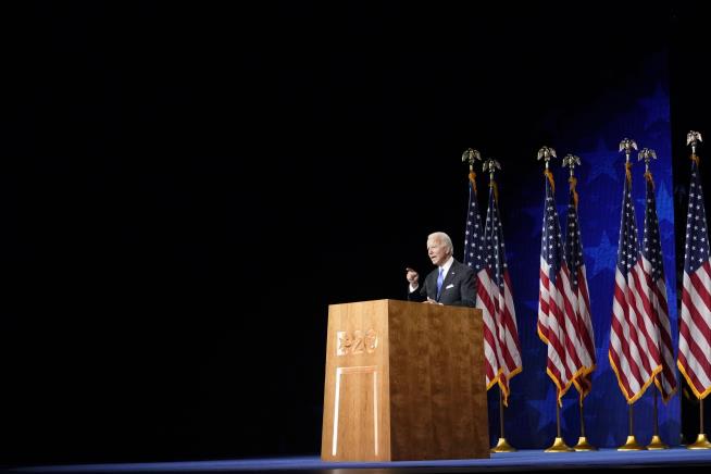 Bush, McCain Aides Endorse Biden by the Hundreds