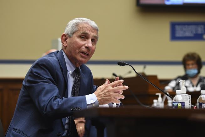 Fauci to Colleges: Don't Send Students Home
