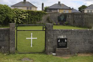 Homes for Unwed Mothers Had Death, 'Little Kindness': Ireland
