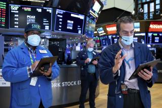 Big Tech Stocks Help S&P 500 Drift Upward