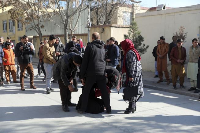 Gunmen Kill 2 Women Judges in Kabul