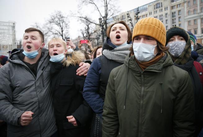 Mass Arrests Meet Navalny Protests
