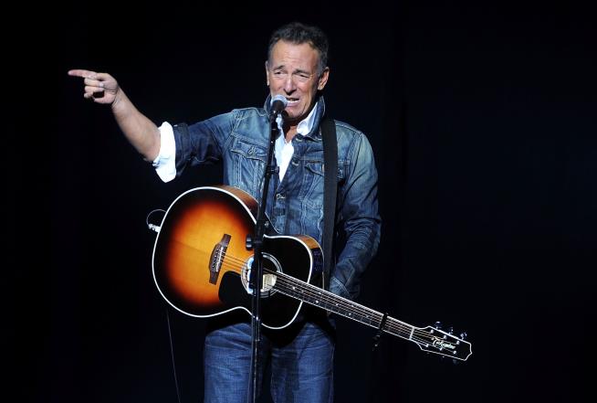 Jeep Pulls Commercial After Springsteen DWI Charge