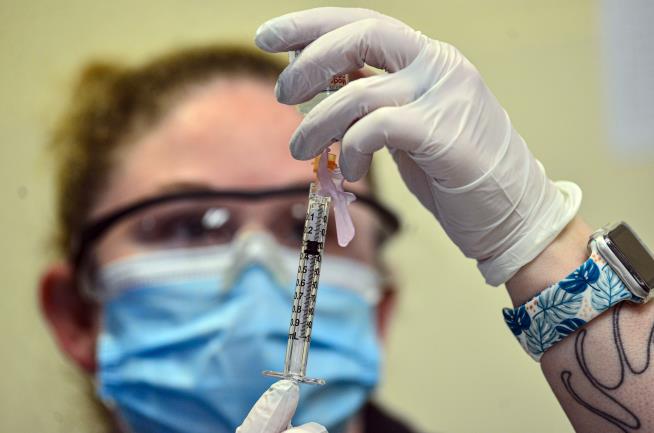 FDA Backs Adding Vaccine to Every Moderna Vial