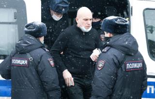 Russian Police Detain 200 Amid Crackdown on Opposition