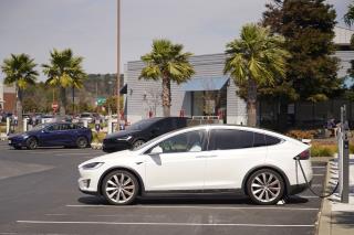 After Crash, Team Tricks Tesla's Autopilot